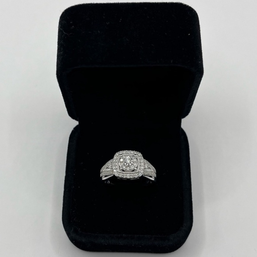 .60 CT Cushion Cut Natural Diamond Silver Ring